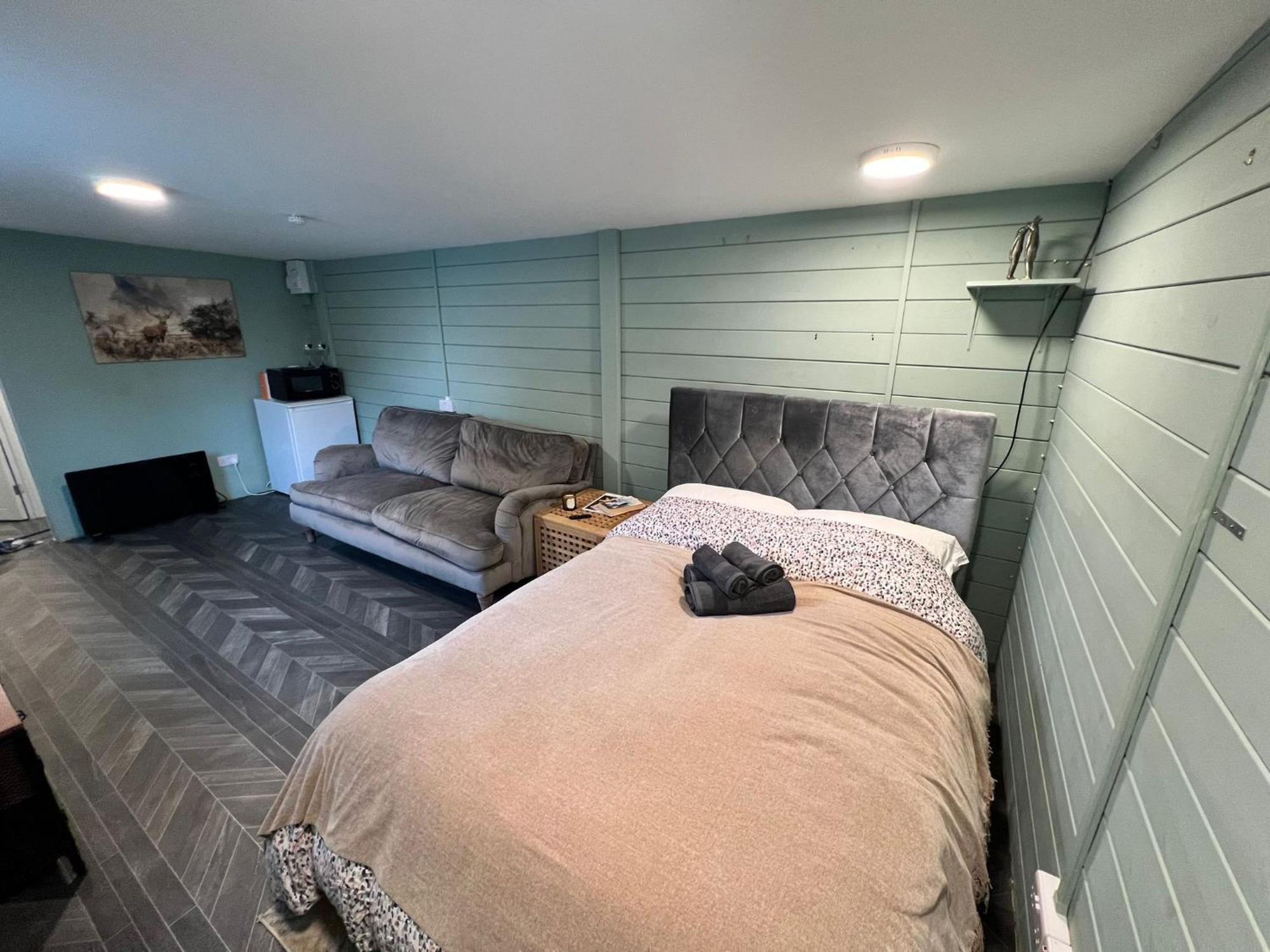 Cozy Cabin Independent Ensuite Guildford Bagian luar foto